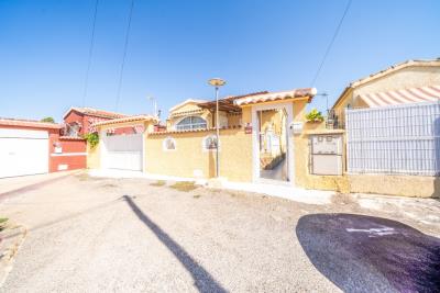 Detached-Property-for-sale-in-La-Marina--4---Portals-