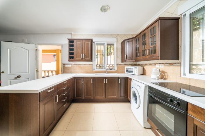 Image No.44-6 Bed Villa for sale