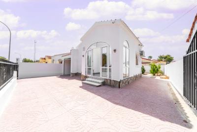 Villa-for-sale-in-La-Marina--6---Portals-