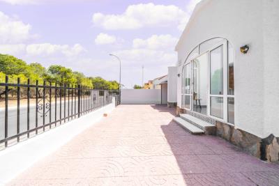 Villa-for-sale-in-La-Marina--7---Portals-