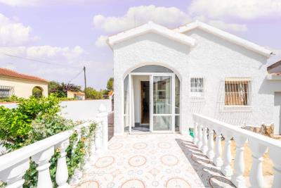 Villa-for-sale-in-La-Marina--14---Portals-