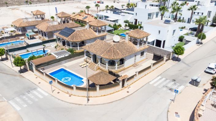 Image No.50-3 Bed Villa for sale