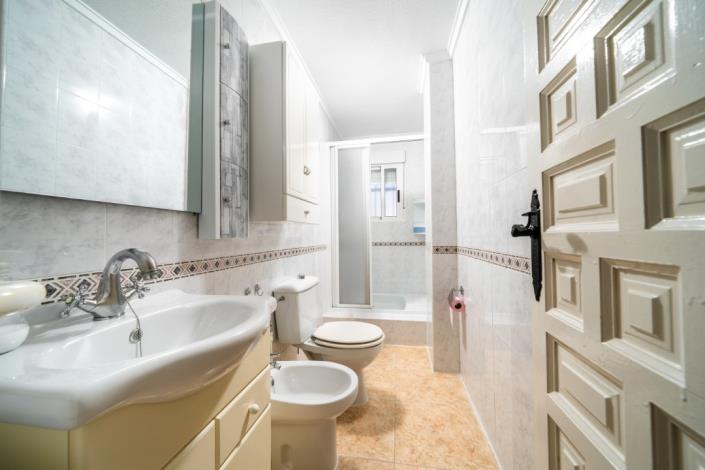 Image No.15-3 Bed Townhouse for sale