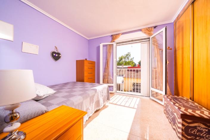 Image No.18-3 Bed Townhouse for sale