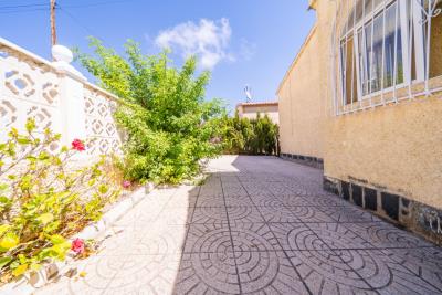 Detached-Property-for-sale-in-La-Marina--5---Portals-
