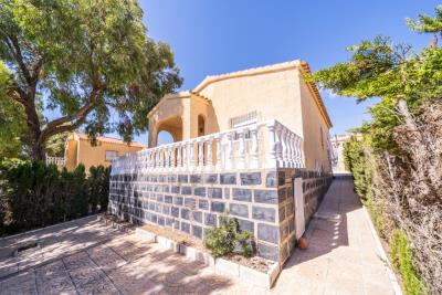 Detached-Property-for-sale-in-La-Marina--6---Portals-