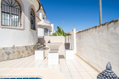 Detached-Villa-for-sale-in-La-Marina--8---Portals-