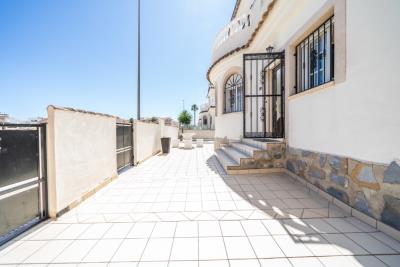 Detached-Villa-for-sale-in-La-Marina--10---Portals-