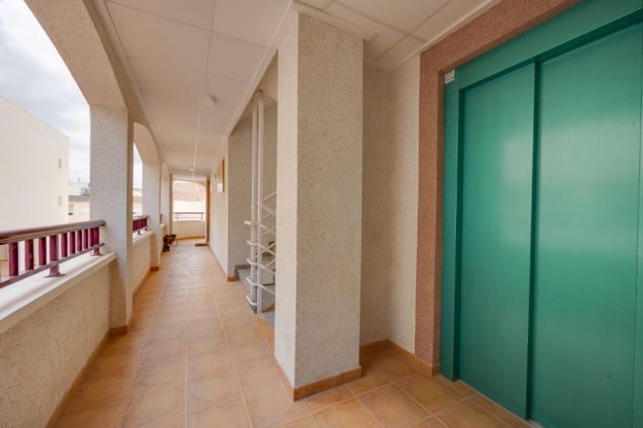 Image No.3-Appartement de 2 chambres à vendre à La Marina