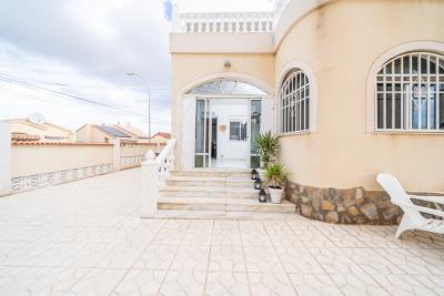Detached-Villa-for-sale-in-Costa-Blanca--11---Portals-