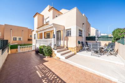 Villa-for-sale-in-La-Marina-with-communal-pool--1---Portals-