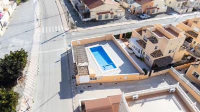Villa-for-sale-in-La-Marina-with-communal-pool--4---Portals-