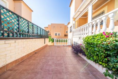 Villa-for-sale-in-La-Marina-with-communal-pool--7---Portals-