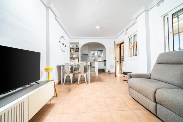 Image No.16-2 Bed Semi-Detached for sale