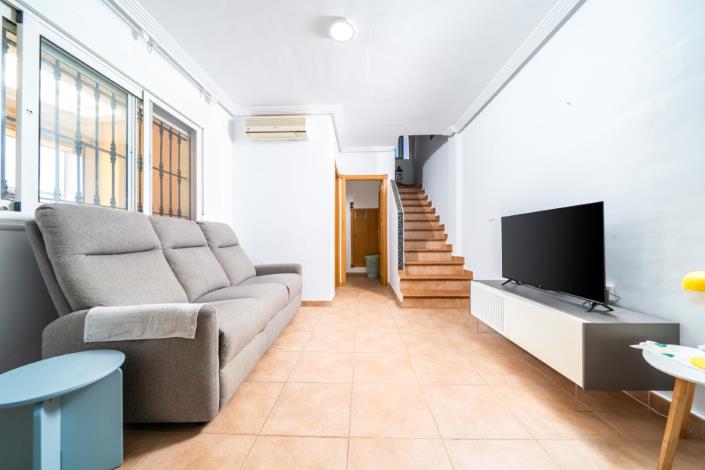 Image No.17-2 Bed Semi-Detached for sale