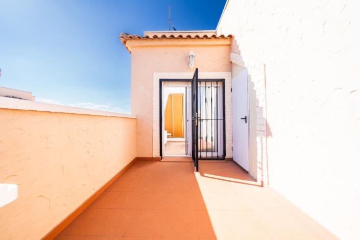 Image No.31-2 Bed Semi-Detached for sale