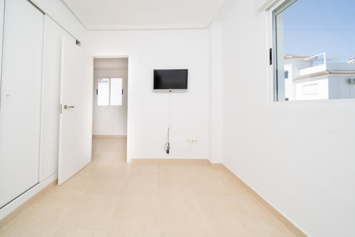 Image No.20-2 Bed Villa for sale