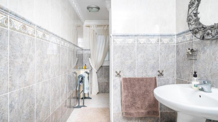 Image No.20-3 Bed Villa for sale