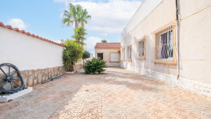 Image No.24-3 Bed Villa for sale