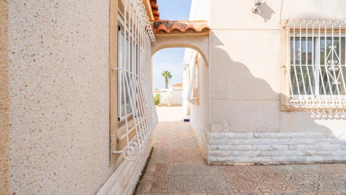 Image No.26-3 Bed Villa for sale