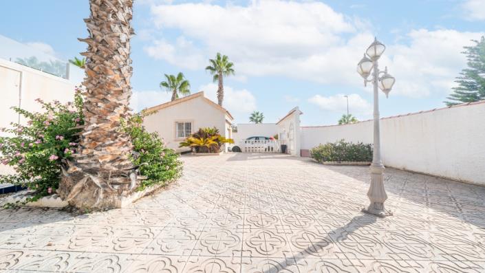 Image No.29-3 Bed Villa for sale