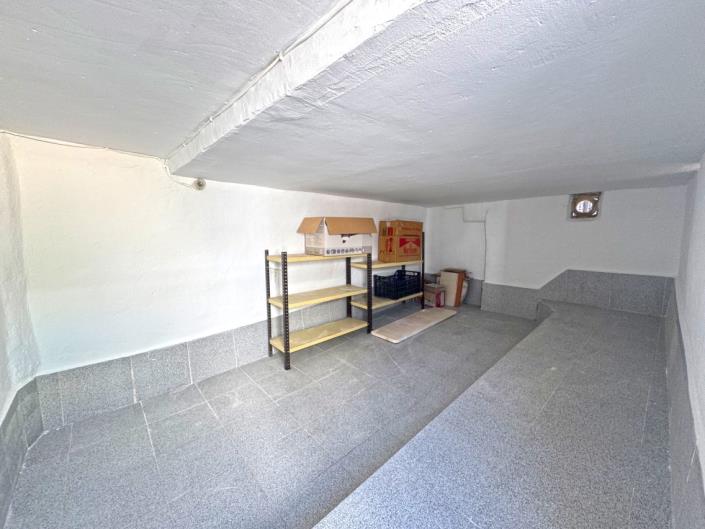 Image No.11-1 Bed Townhouse for sale