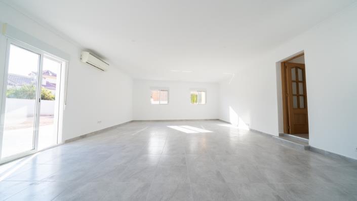 Image No.37-4 Bed Villa for sale