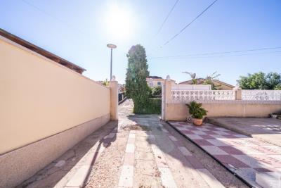 Detached-Property-for-sale-in-La-Marina--9---Portals-