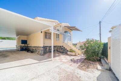 Detached-Villa-for-sale-in-La-Marina--3---Portals-