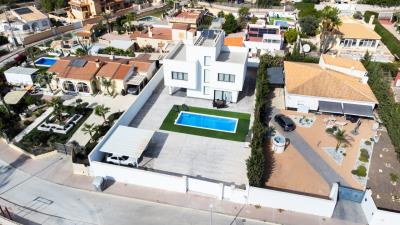 Luxury-Villa-for-sale-in-Alicante--2---Portals-