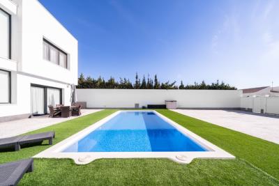 Luxury-Villa-for-sale-in-Alicante--6---Portals-