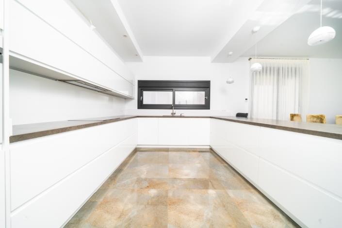 Image No.17-7 Bed Villa for sale