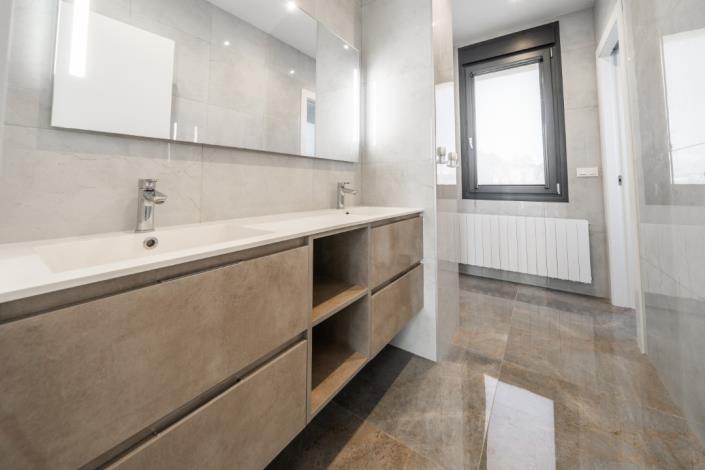 Image No.40-7 Bed Villa for sale