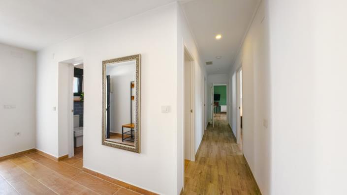 Image No.40-5 Bed Villa for sale