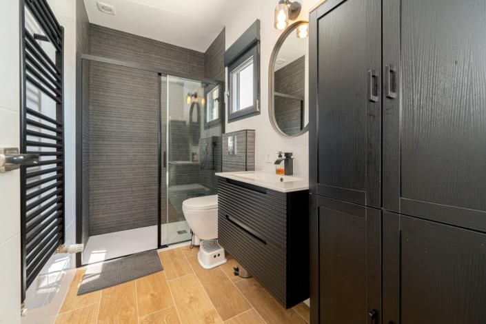 Image No.57-5 Bed Villa for sale