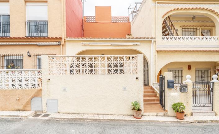 Image No.17-1 Bed Townhouse for sale