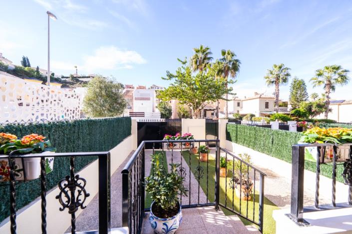 Image No.11-2 Bed Townhouse for sale