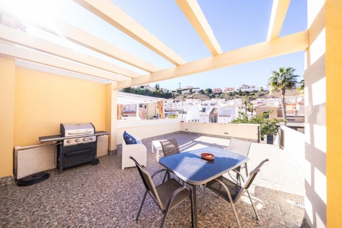 Image No.18-2 Bed Townhouse for sale