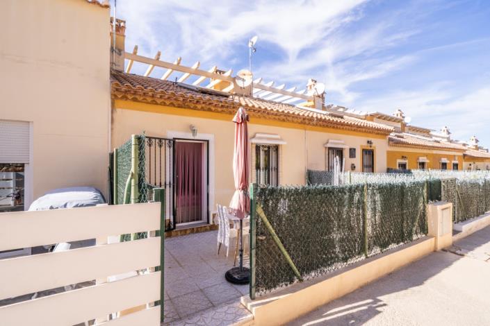 Image No.35-2 Bed Townhouse for sale