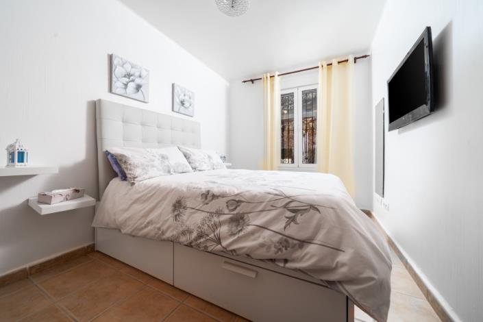 Image No.37-2 Bed Townhouse for sale