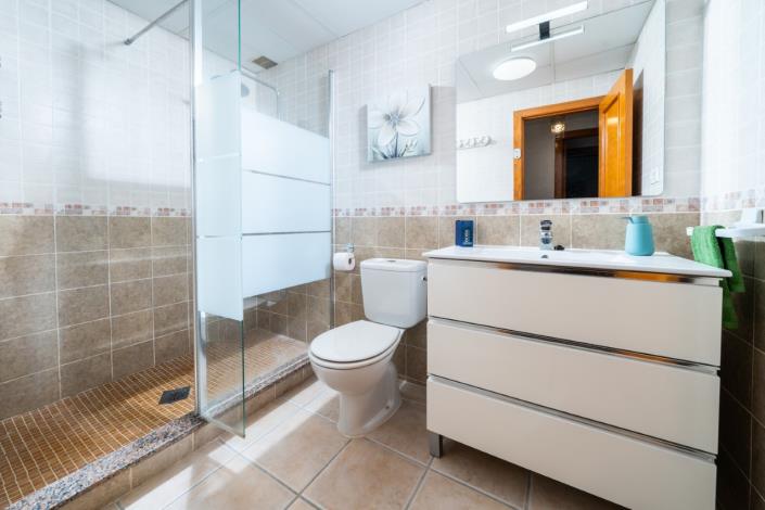 Image No.38-2 Bed Townhouse for sale