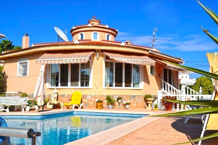 Image No.1-4 Bed Villa for sale