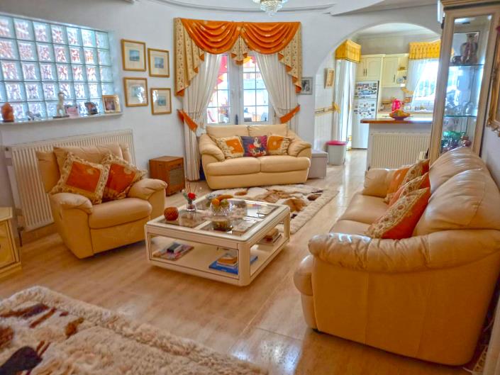 Image No.4-4 Bed Villa for sale