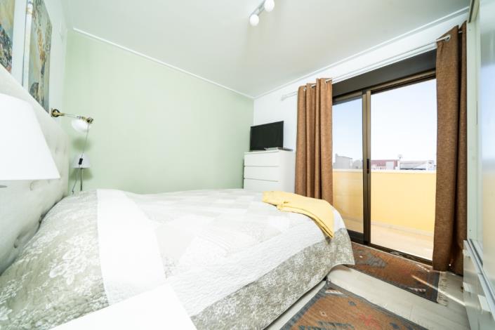 Image No.20-2 Bed Townhouse for sale