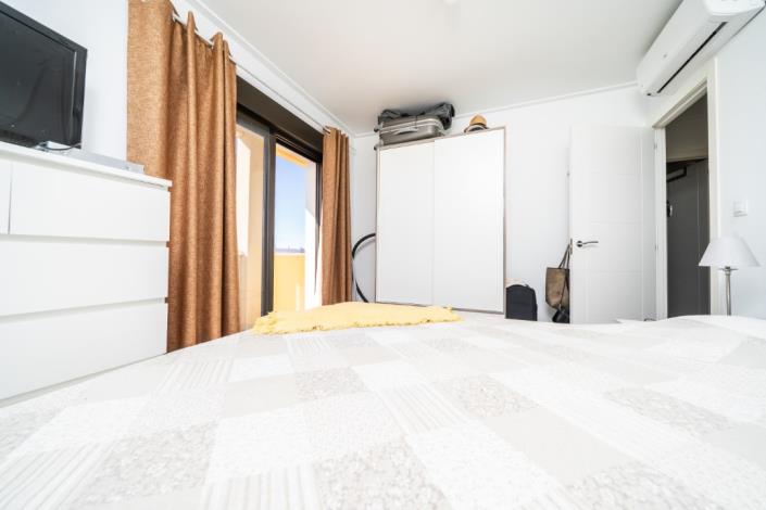 Image No.21-2 Bed Townhouse for sale