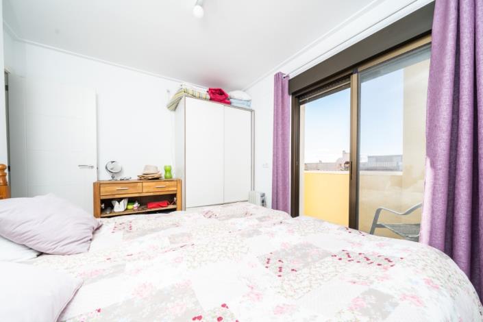 Image No.23-2 Bed Townhouse for sale