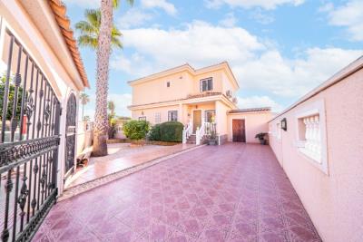 Detached-Property-for-sale-in-La-Marina--5---Portals-