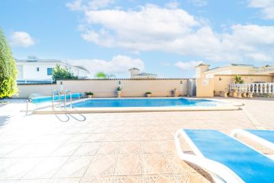 Detached-Property-for-sale-in-La-Marina--14---Portals-