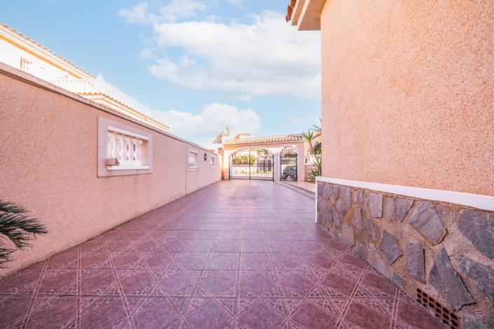 Image No.51-4 Bed Villa for sale