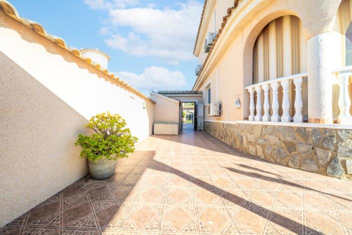 Image No.52-4 Bed Villa for sale